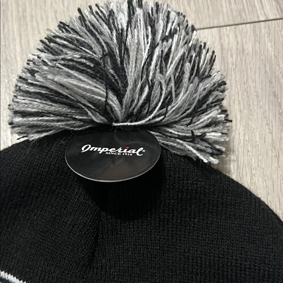 Black and White Kings Beanie with Pom toque - Picture 6 of 8